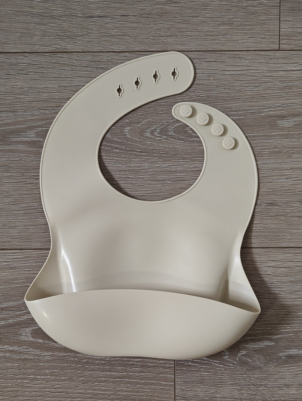 MUSHIE Silicone Catch-All Baby Bib - Cream